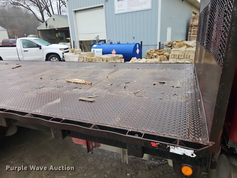 image for item EO7058 2006 Kenworth T800 flatbed truck