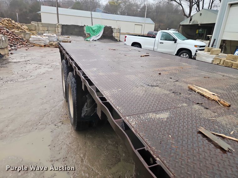 image for item EO7058 2006 Kenworth T800 flatbed truck