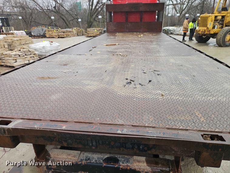 image for item EO7058 2006 Kenworth T800 flatbed truck