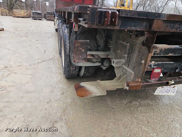 image for item EO7058 2006 Kenworth T800 flatbed truck