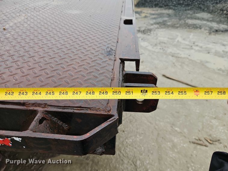 image for item EO7058 2006 Kenworth T800 flatbed truck