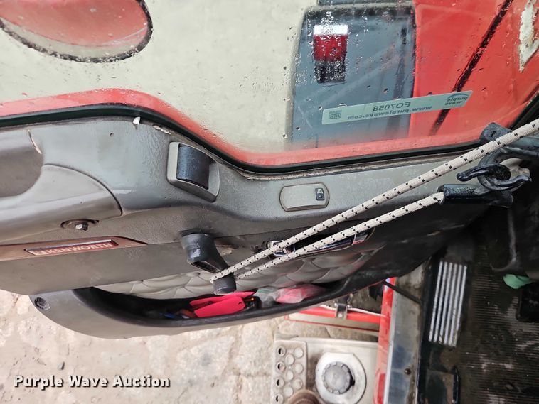 image for item EO7058 2006 Kenworth T800 flatbed truck