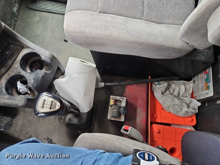 image for item EO7058 2006 Kenworth T800 flatbed truck