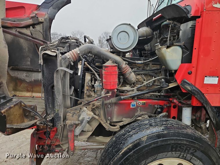 image for item EO7058 2006 Kenworth T800 flatbed truck