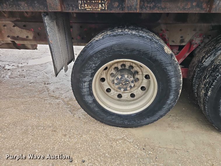 image for item EO7058 2006 Kenworth T800 flatbed truck