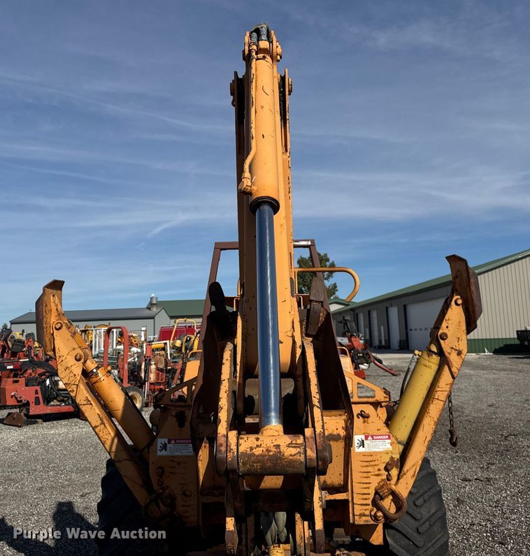 image for item ER0225 1989 Case 760 vibratory cable plow