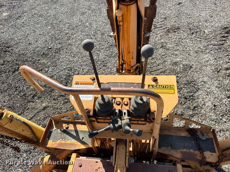 image for item ER0225 1989 Case 760 vibratory cable plow