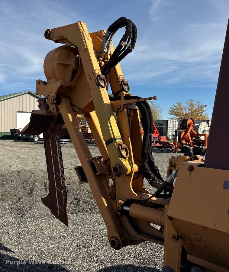 image for item ER0225 1989 Case 760 vibratory cable plow