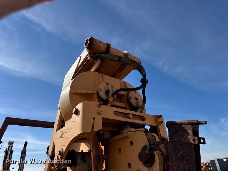 image for item ER0225 1989 Case 760 vibratory cable plow