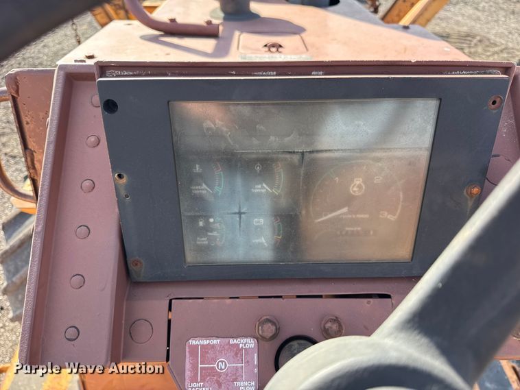 image for item ER0225 1989 Case 760 vibratory cable plow