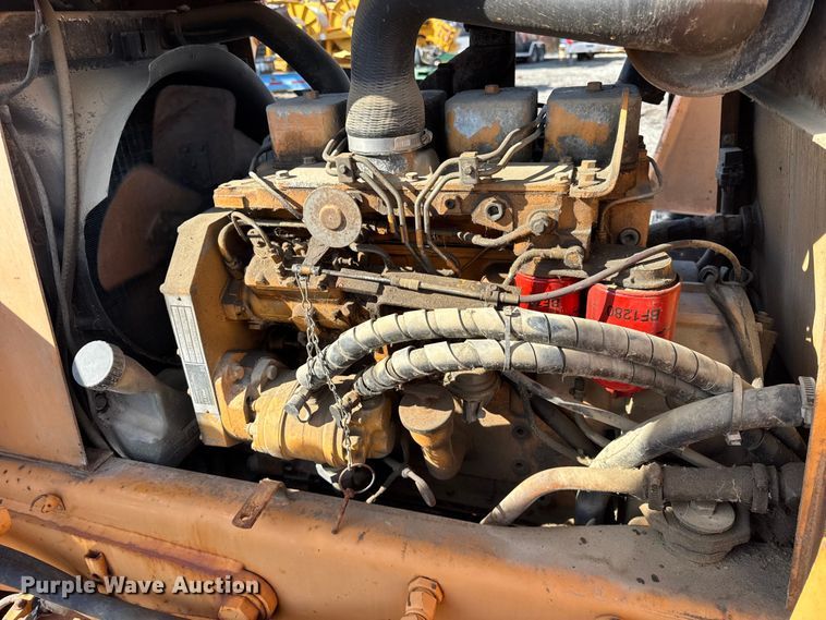 image for item ER0225 1989 Case 760 vibratory cable plow