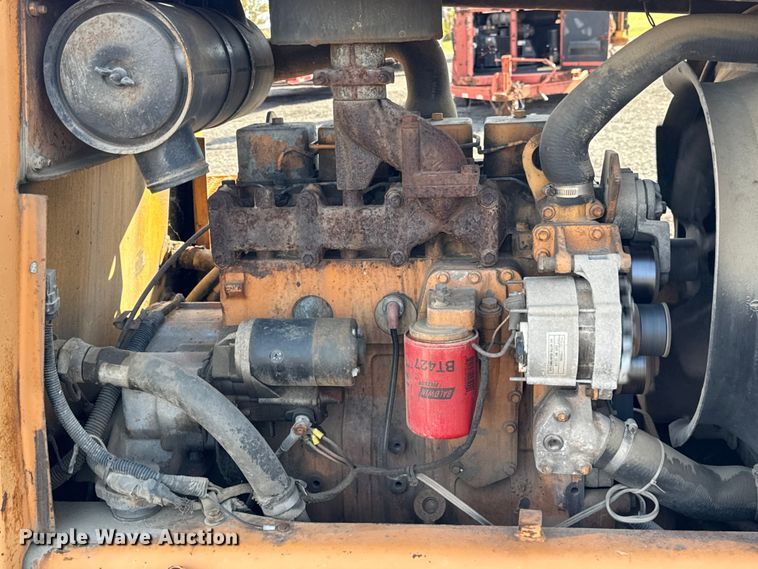 image for item ER0225 1989 Case 760 vibratory cable plow