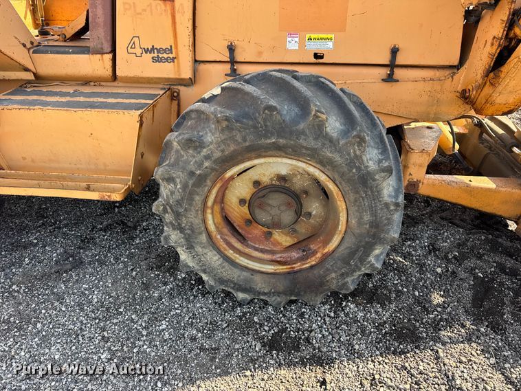 image for item ER0225 1989 Case 760 vibratory cable plow