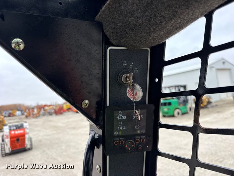 image for item ER0435 2021 Gehl RT105 tracked skid steer loader