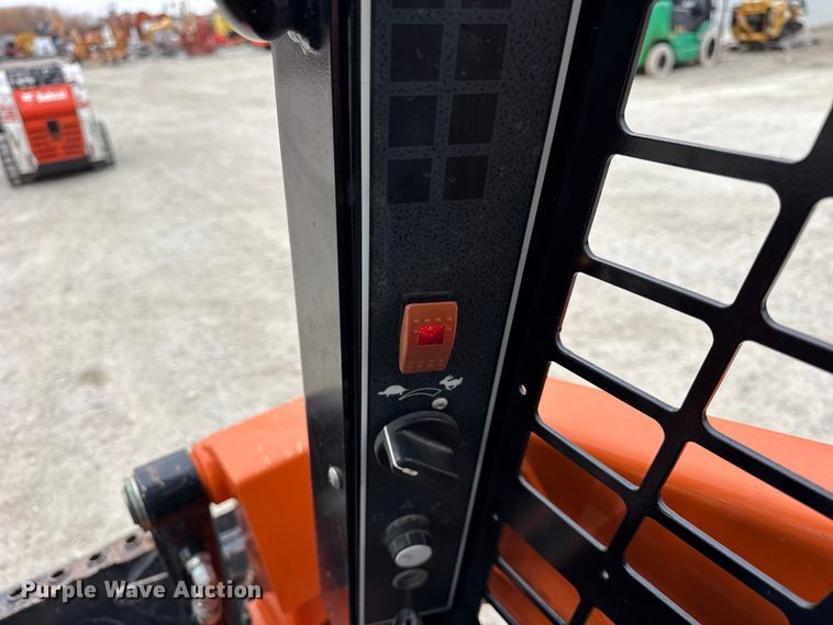 image for item ER0435 2021 Gehl RT105 tracked skid steer loader