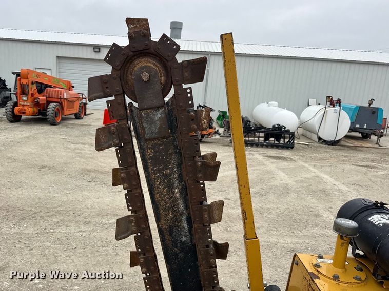 image for item ER0437 2007 Vermeer LM42 trencher