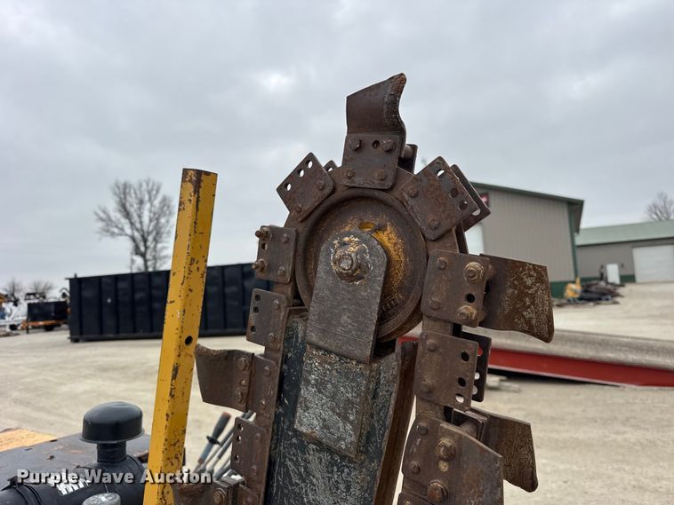 image for item ER0437 2007 Vermeer LM42 trencher