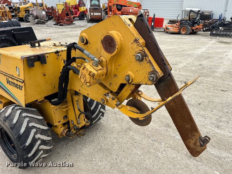 image for item ER0437 2007 Vermeer LM42 trencher