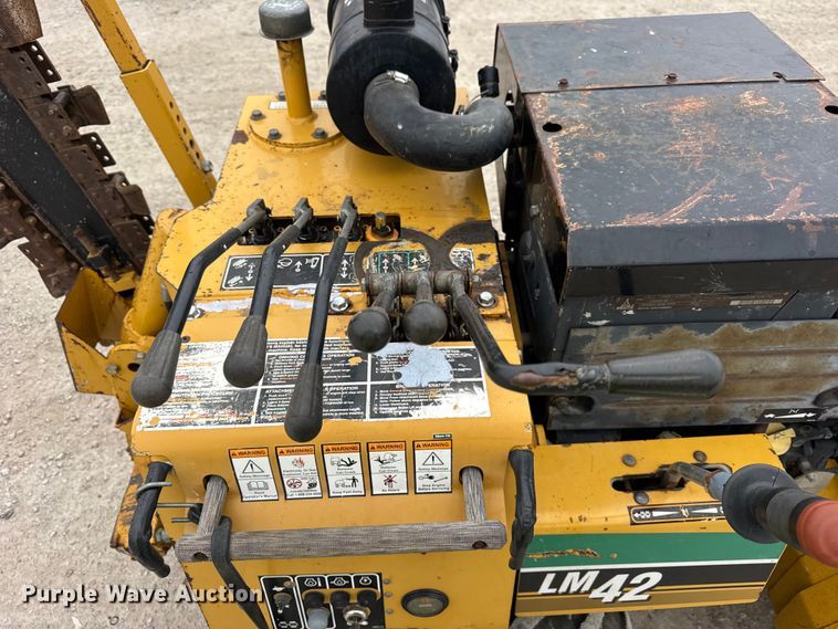 image for item ER0437 2007 Vermeer LM42 trencher