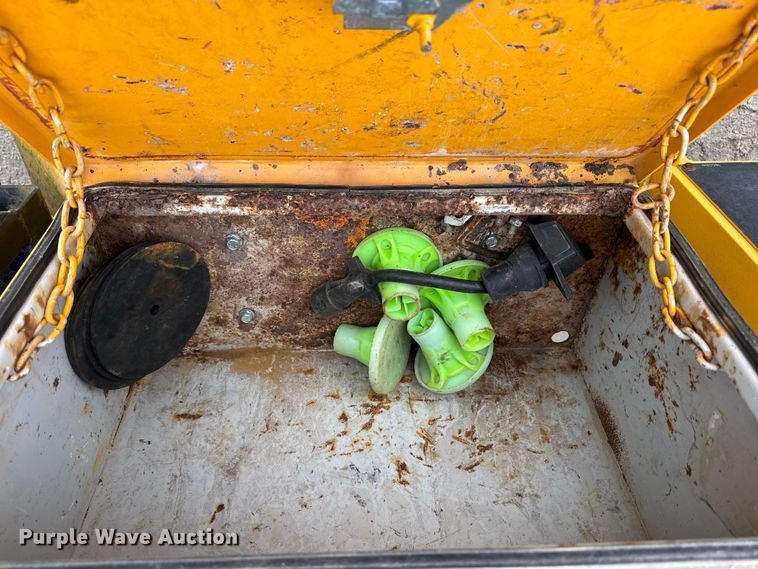 image for item ER0439 2006 TSE cable puller trailer