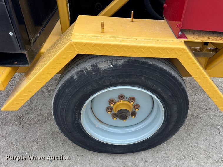 image for item ER0439 2006 TSE cable puller trailer