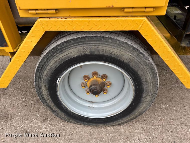 image for item ER0439 2006 TSE cable puller trailer