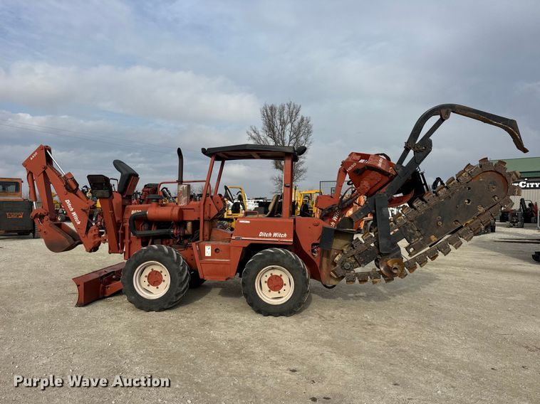 image for item ER0447 1999 Ditch Witch 8020T trencher