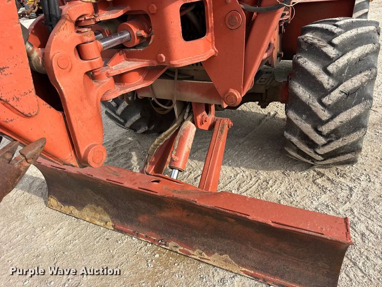 image for item ER0447 1999 Ditch Witch 8020T trencher