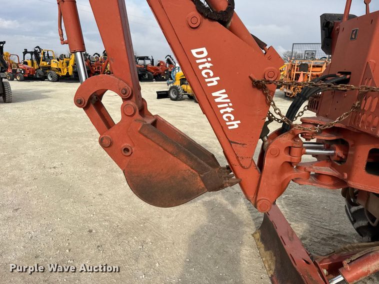 image for item ER0447 1999 Ditch Witch 8020T trencher
