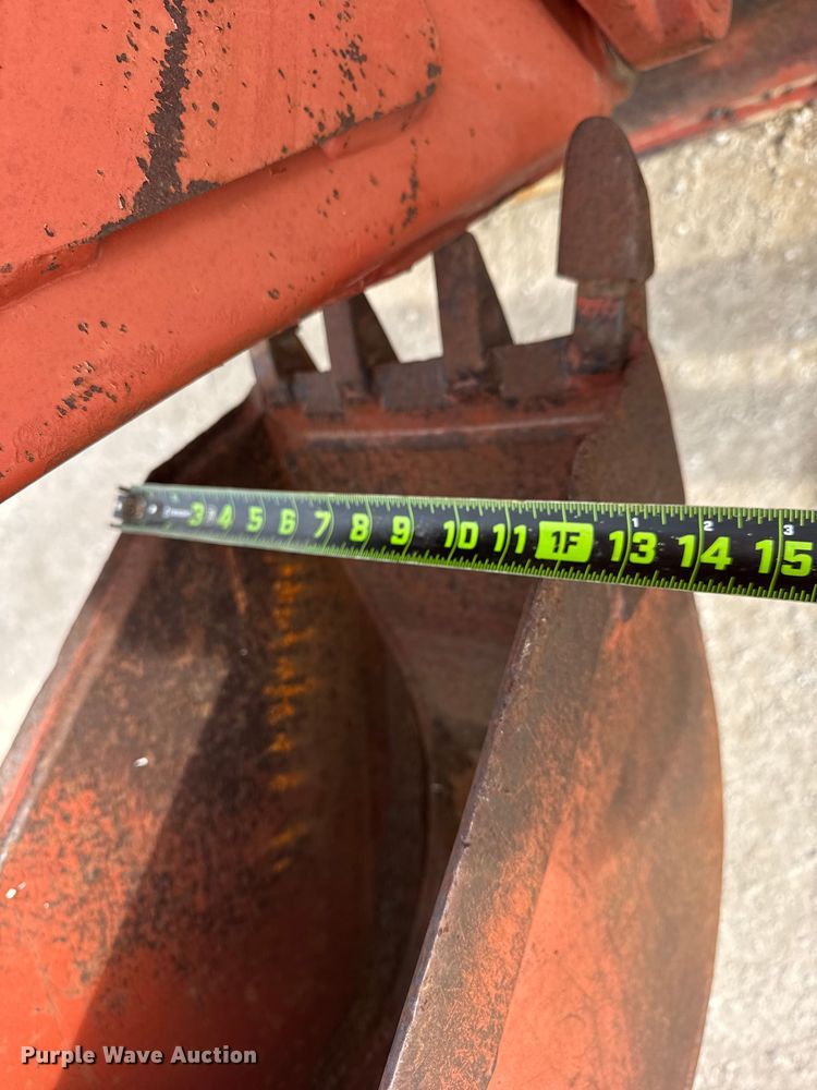 image for item ER0447 1999 Ditch Witch 8020T trencher