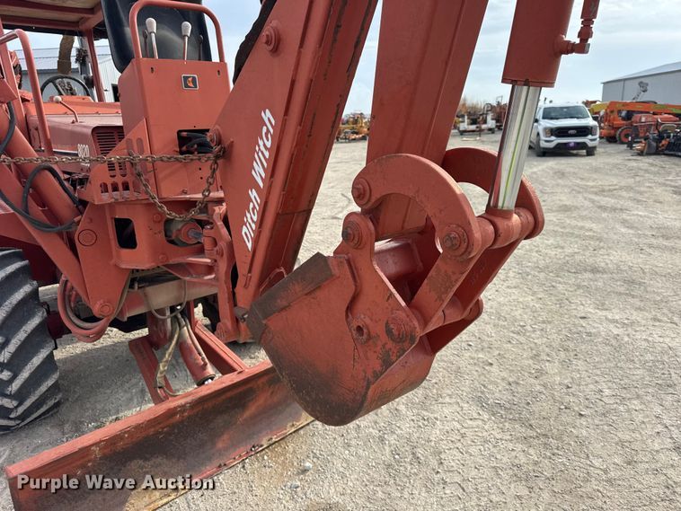 image for item ER0447 1999 Ditch Witch 8020T trencher