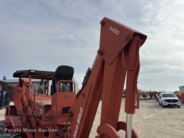 image for item ER0447 1999 Ditch Witch 8020T trencher