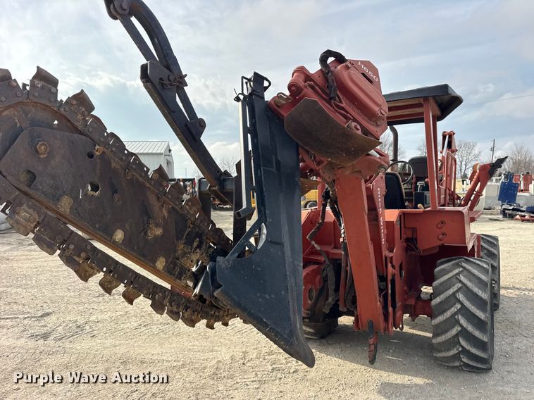 image for item ER0447 1999 Ditch Witch 8020T trencher