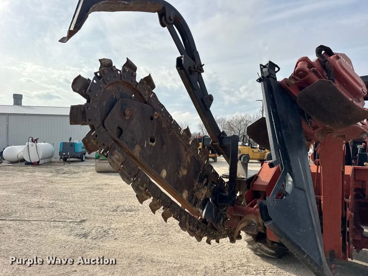 image for item ER0447 1999 Ditch Witch 8020T trencher