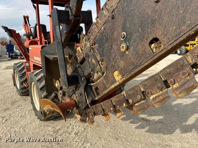 image for item ER0447 1999 Ditch Witch 8020T trencher