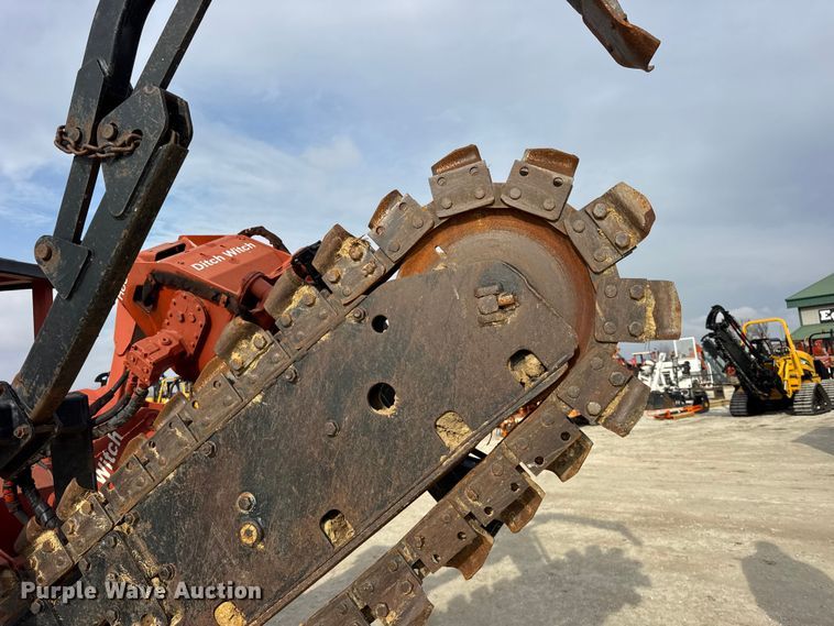 image for item ER0447 1999 Ditch Witch 8020T trencher