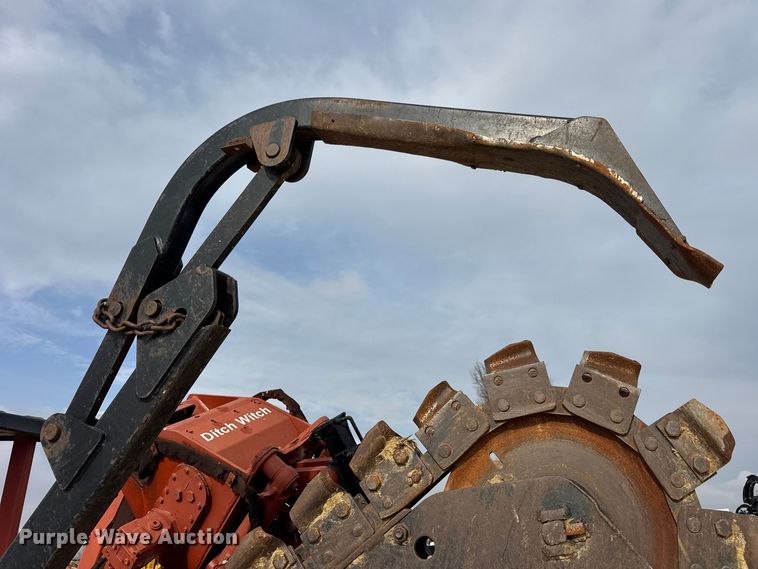 image for item ER0447 1999 Ditch Witch 8020T trencher