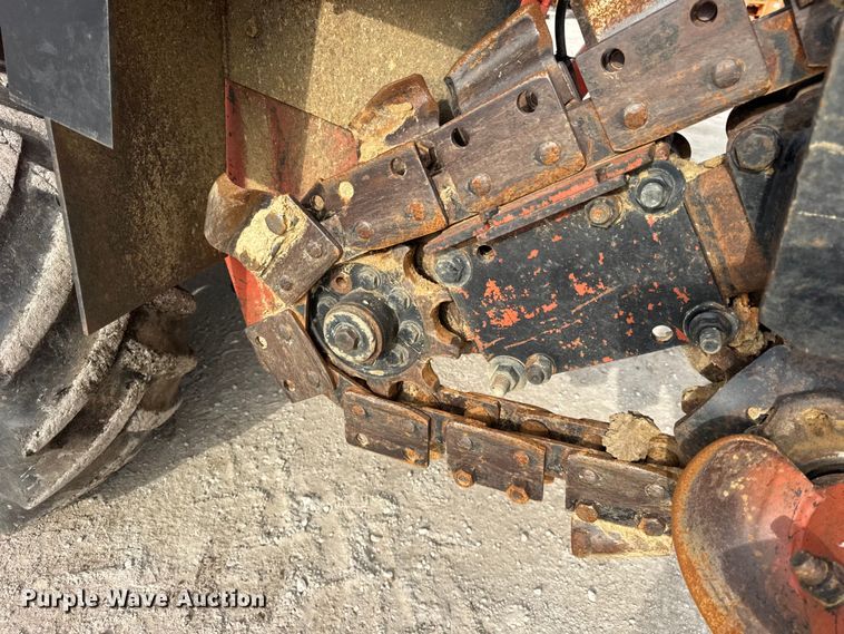 image for item ER0447 1999 Ditch Witch 8020T trencher