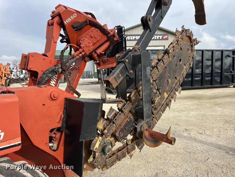 image for item ER0447 1999 Ditch Witch 8020T trencher