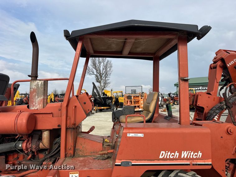 image for item ER0447 1999 Ditch Witch 8020T trencher
