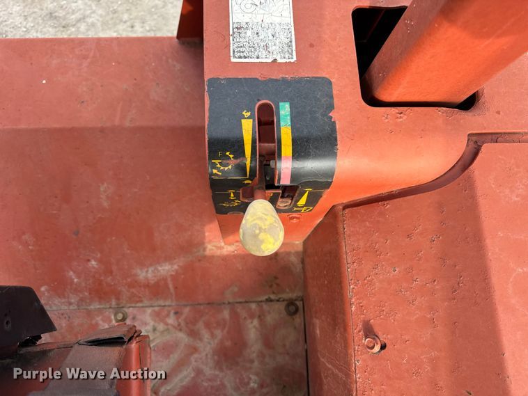 image for item ER0447 1999 Ditch Witch 8020T trencher