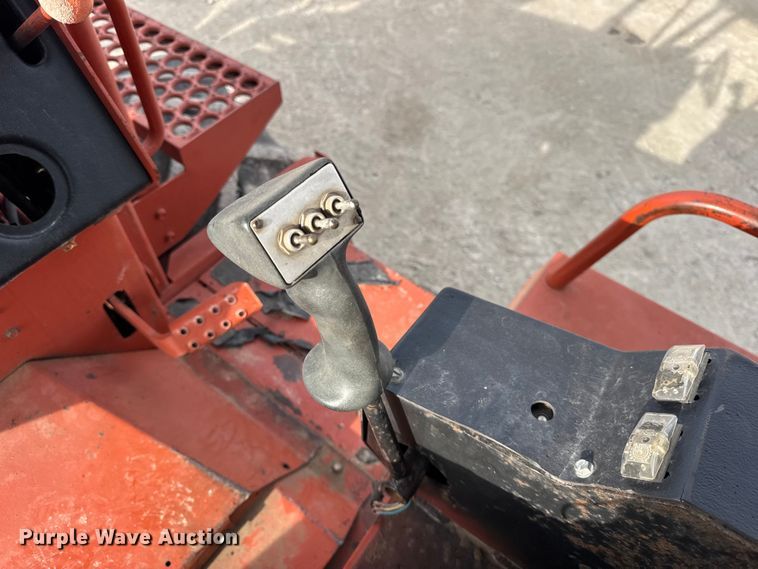 image for item ER0447 1999 Ditch Witch 8020T trencher