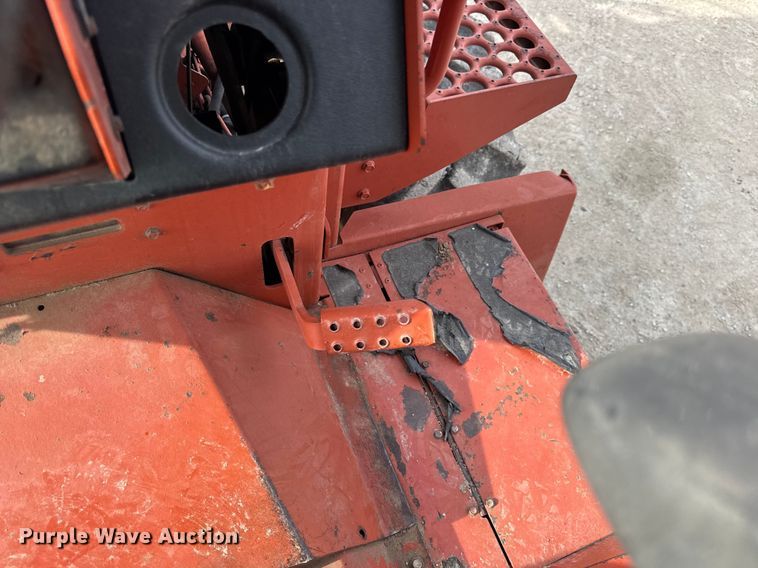 image for item ER0447 1999 Ditch Witch 8020T trencher