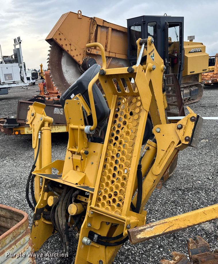 image for item ER0448 2012 Vermeer B550 backhoe attachment