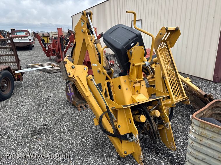 image for item ER0448 2012 Vermeer B550 backhoe attachment