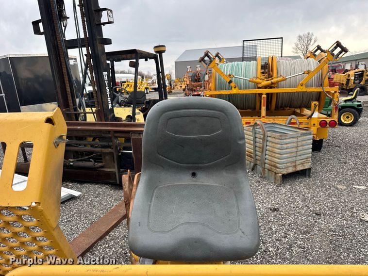 image for item ER0448 2012 Vermeer B550 backhoe attachment