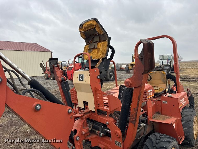 image for item ER0450 2001 Ditch Witch 3700 vibratory cable plow