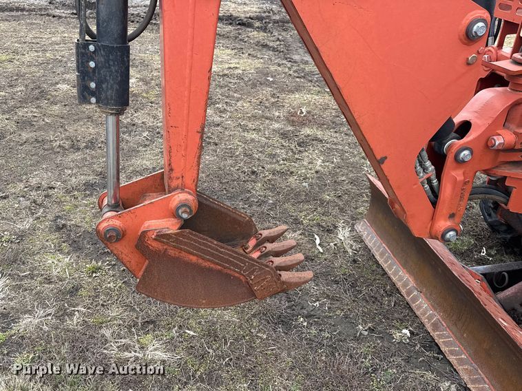 image for item ER0450 2001 Ditch Witch 3700 vibratory cable plow