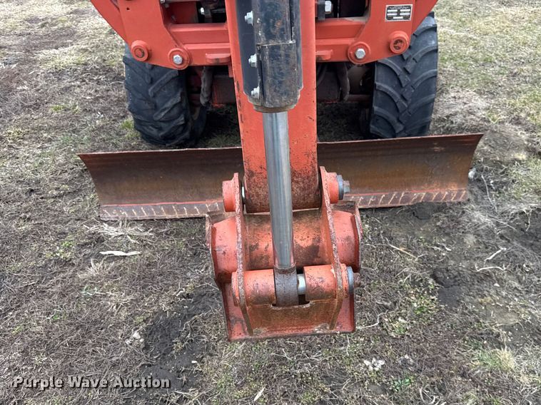 image for item ER0450 2001 Ditch Witch 3700 vibratory cable plow