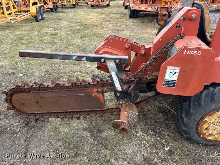 image for item ER0450 2001 Ditch Witch 3700 vibratory cable plow